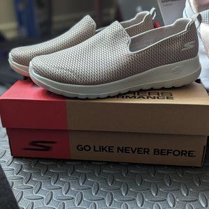 Skechers Slip on Sneakers